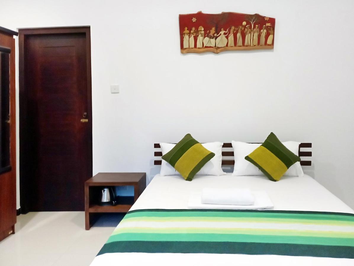 The Ritz Hikkaduwa Hotel Buitenkant foto