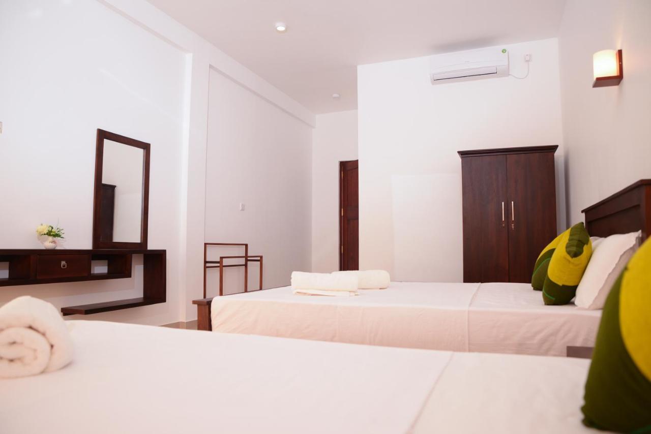 The Ritz Hikkaduwa Hotel Buitenkant foto