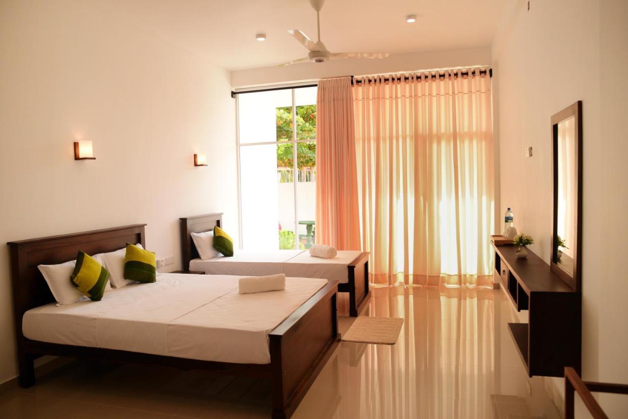 The Ritz Hikkaduwa Hotel Buitenkant foto