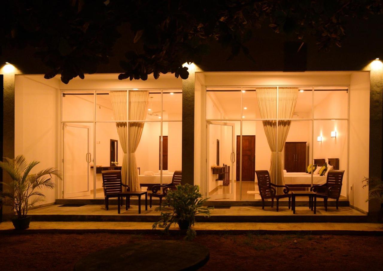 The Ritz Hikkaduwa Hotel Buitenkant foto