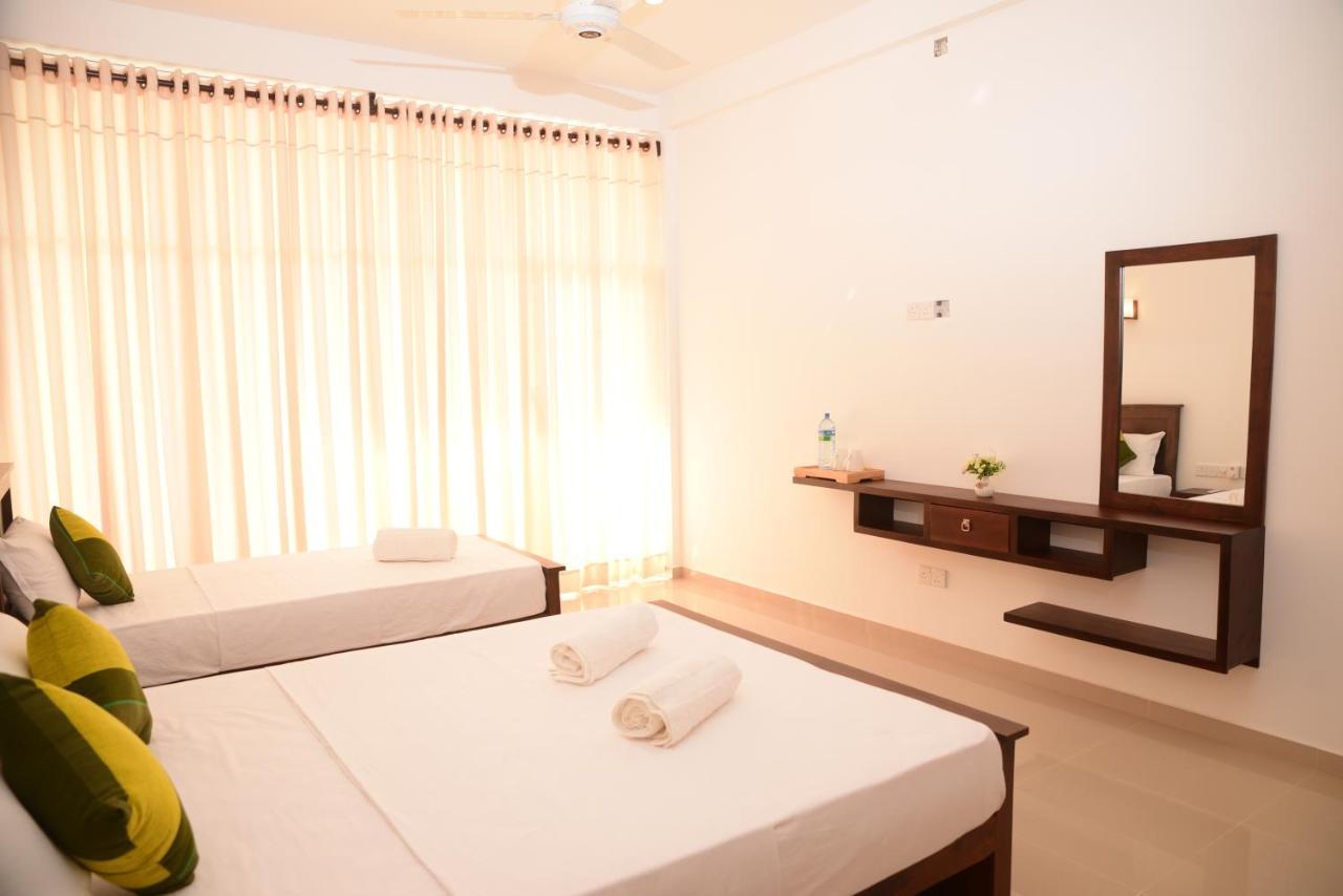 The Ritz Hikkaduwa Hotel Buitenkant foto